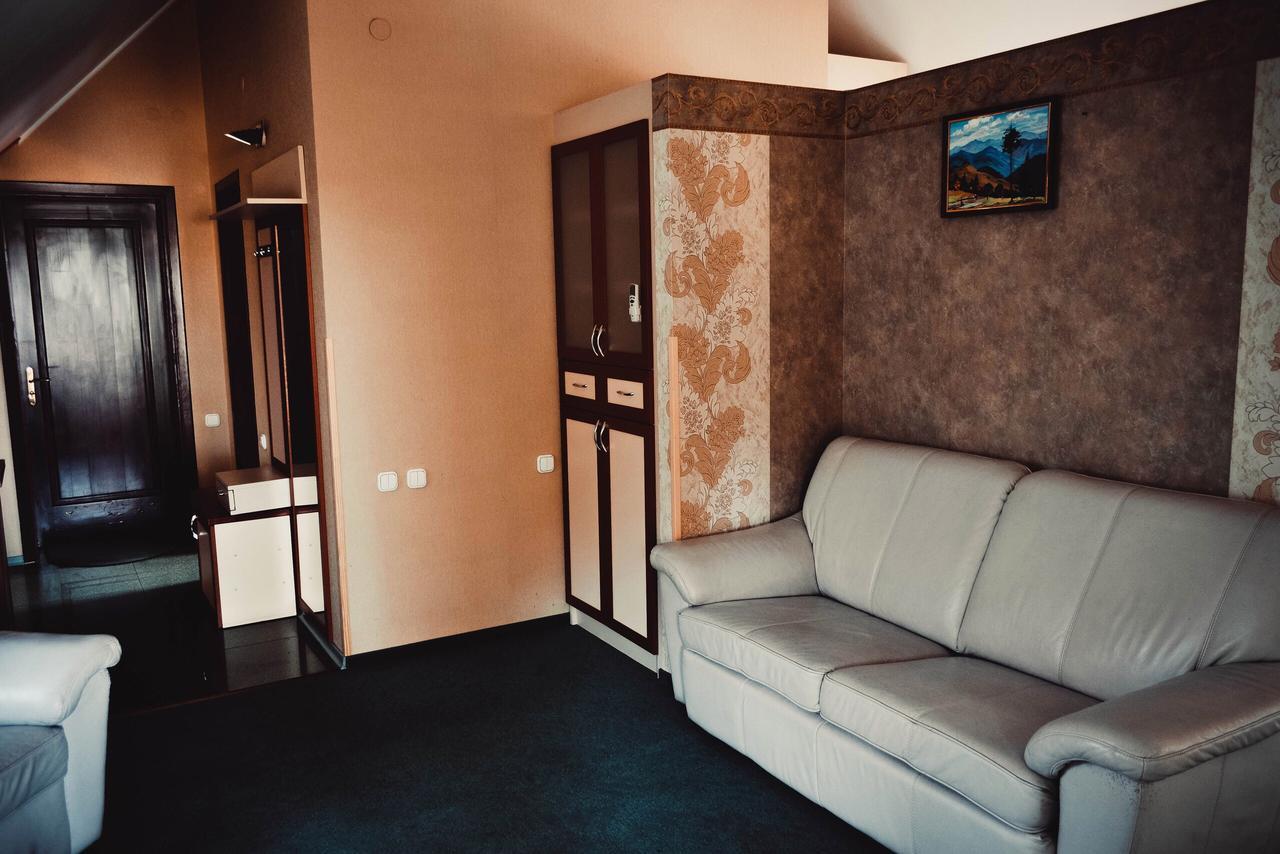 Hotel Tri Dorogi Lvov Exteriér fotografie